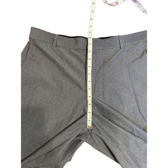 NIKE Grey Gray Dri Fit Performance Chino 10 inch Shorts Men's Size 33 - Picture 4 of 7